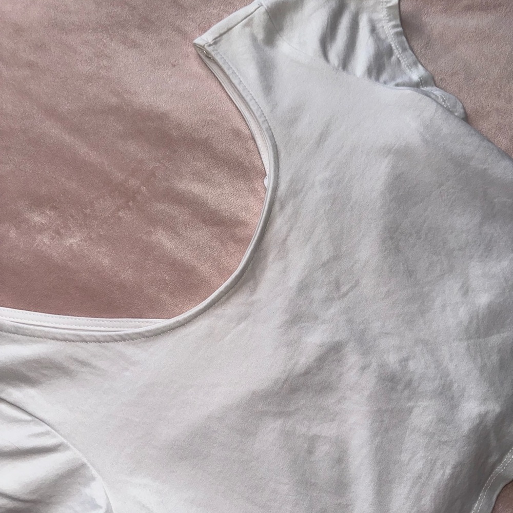 NWOT White Lace-Up Back Cropped Tee · Size M - Picture 5 of 5